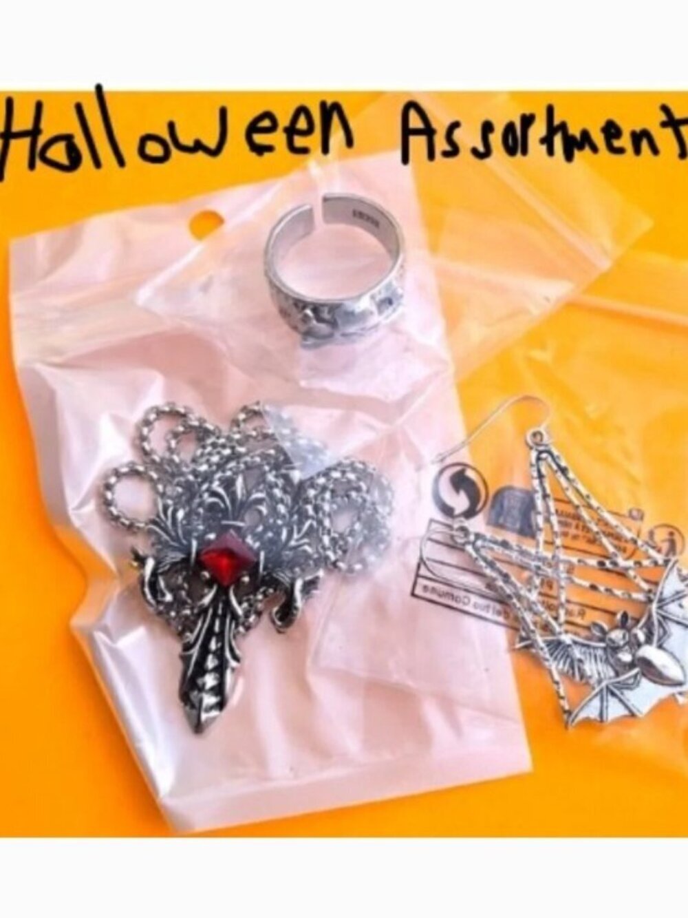 🎃🎃Assortment Costume Jewelry - Necklace, Bat earrings, Skull Ring - Halloween